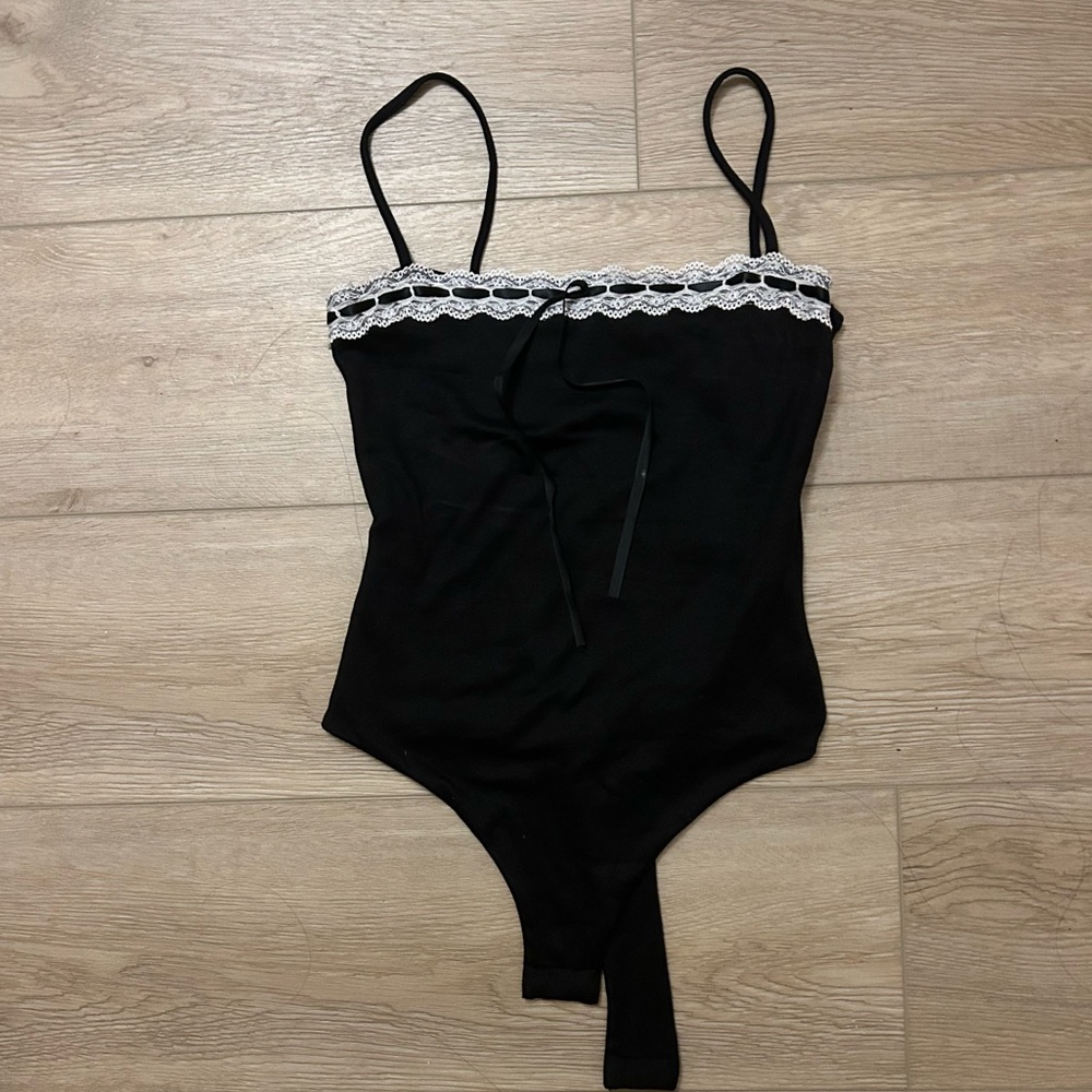 Lace detail body suit